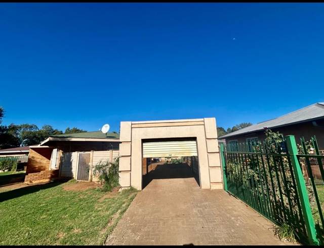 3 BEDROOM HOUSE FOR SALE IN VANDERBIJLPARK CW 1